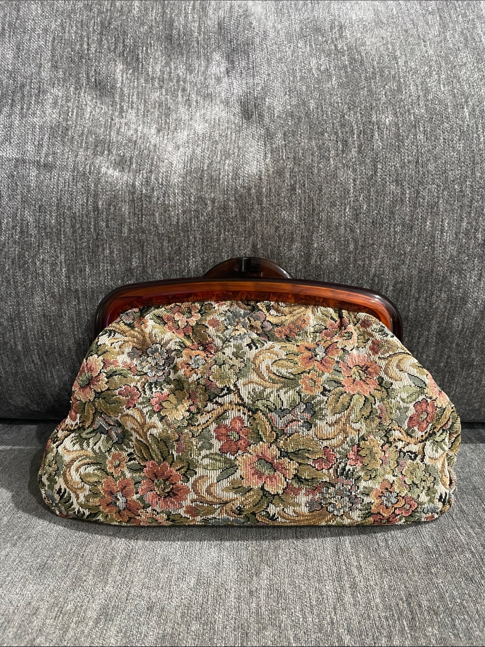 Tibor Handbags California Vintage Floral Tapestry Clutch Purse Kiss Lock